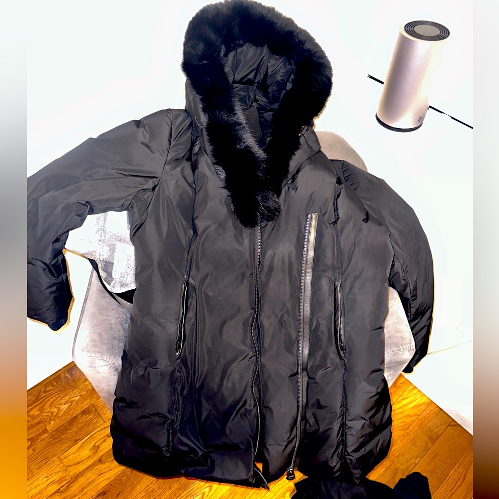 Mackage coat for sale $800 sixe XL i paid $1,400